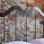 Bed & Breakfast Corte Degli Dei 4*